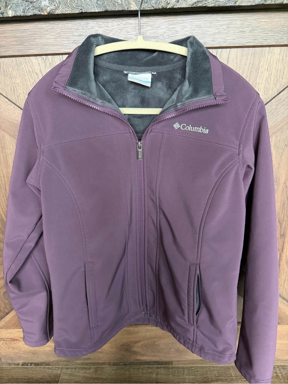 Columbia Women’s Fleece-Lined Softshell Jacket – Plum Purple – Size Small